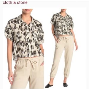 Cloth & Stone S abstract camo button down raw hem